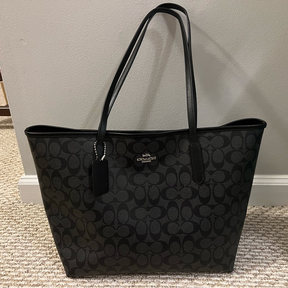 Coach City Tote In Signature Canva